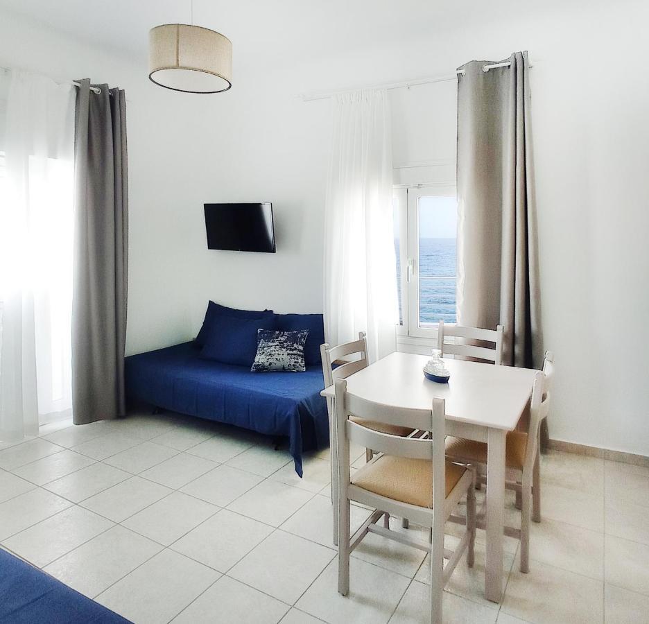 Vista Mare Appartement Koutsourás Buitenkant foto